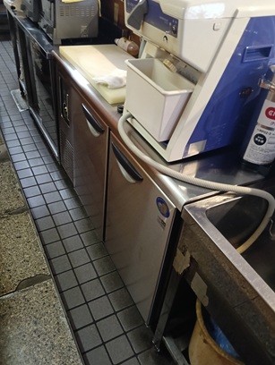 商店街沿いの1階角地居抜き物件