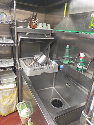 内装美装居抜き物件！駐車場完備(有料)
