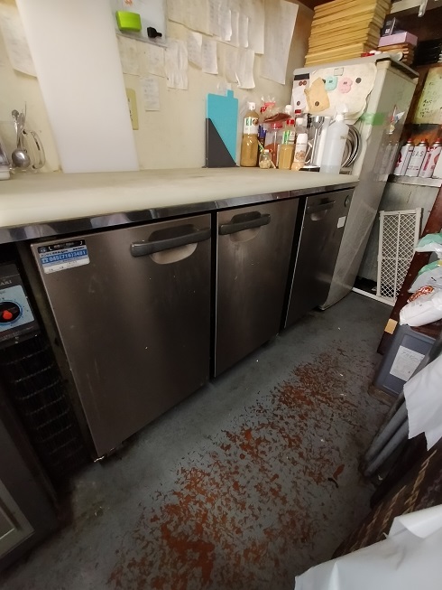 専用階段あり。内装美装の居抜き物件です。